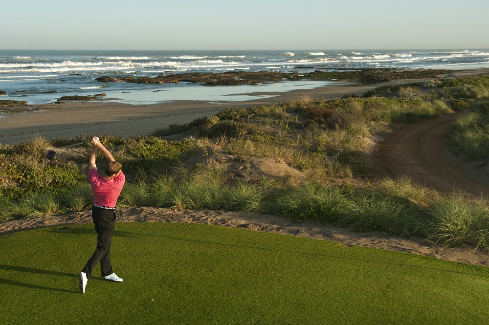 Un joueur dsur le départ du golf de Mazagan.