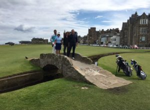 Der Direktor, sein Team und seine Familie sind sehr nett. Golf in Schottland
